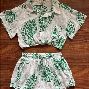 Elan Green and White Paisley Crop Top Shorts Two Piece Set